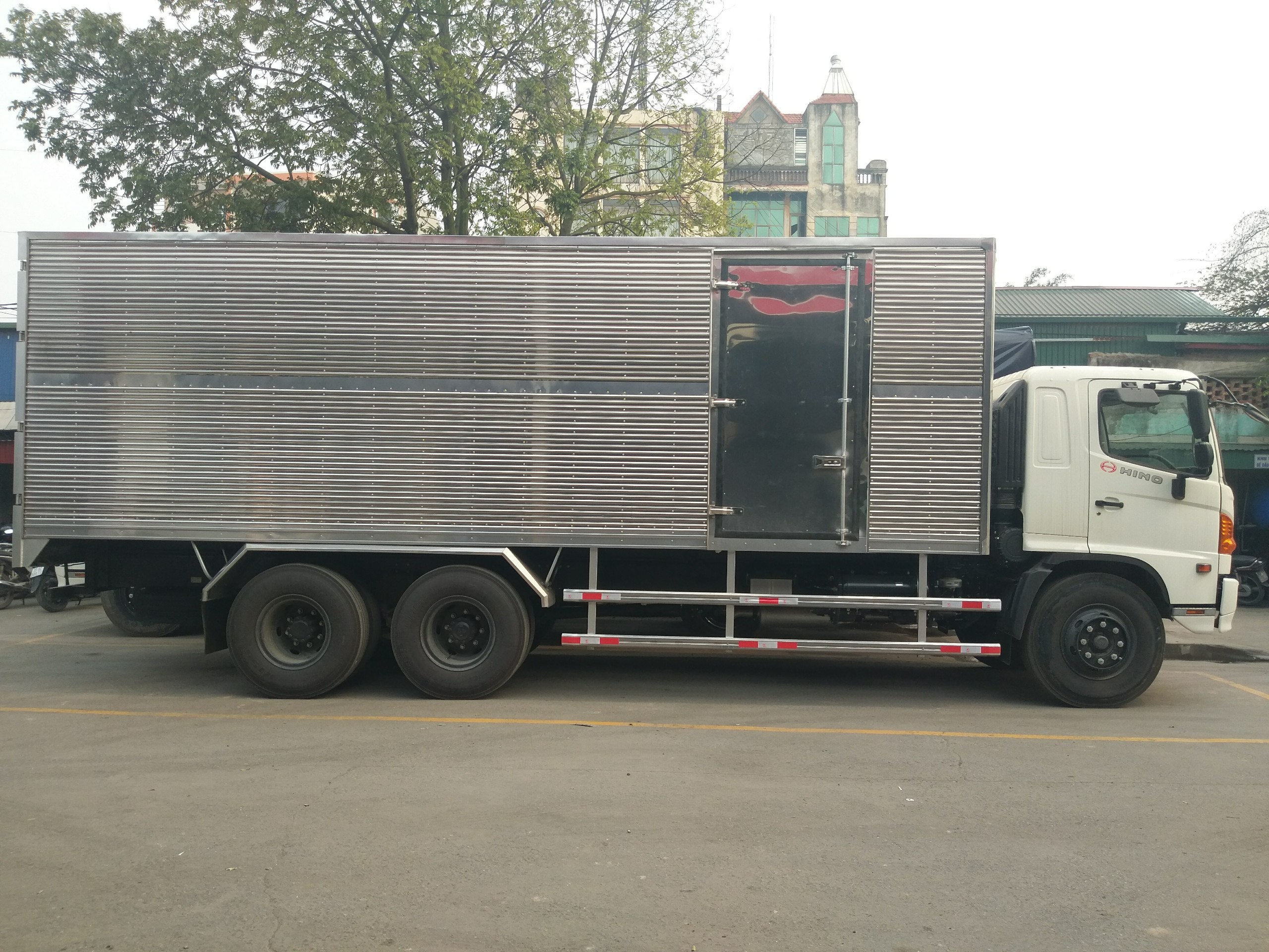 Xe tải Hino 15 tấn FL8JW7A Thùng Kín - Đại lý Xe Tải Hino Miền Bắc - Hino  Hưng Yên