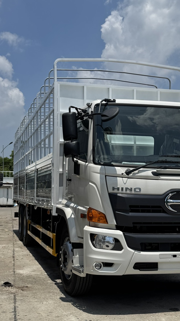 hino 2025